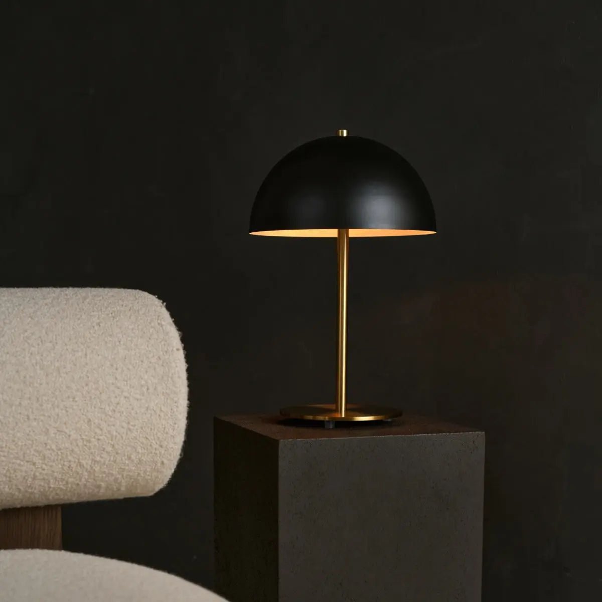 Lola Guld & Svart Bordslampa
