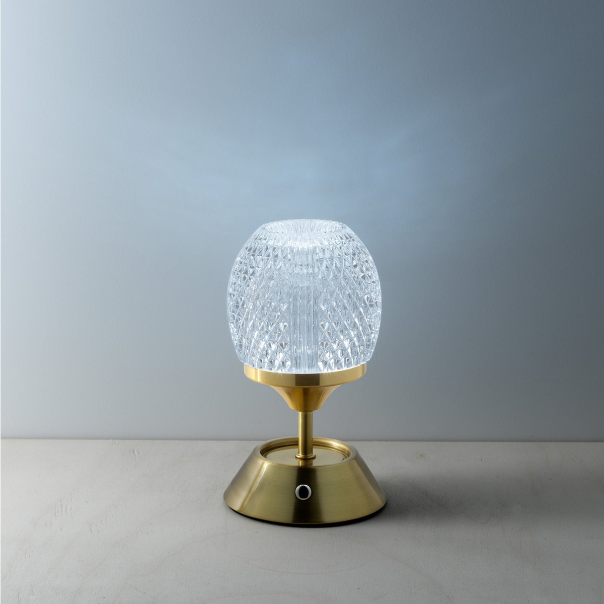 Glow Sinatra sladdlös LED-bordslampa i järn