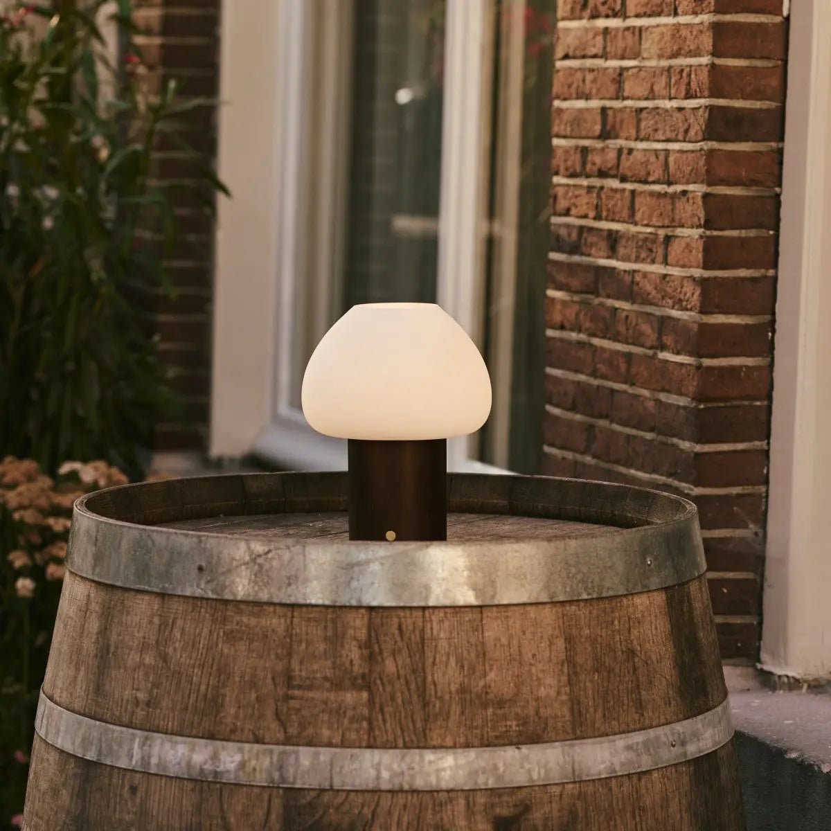 Fynn Mörkbrun Trälampa, Uppladdningsbar