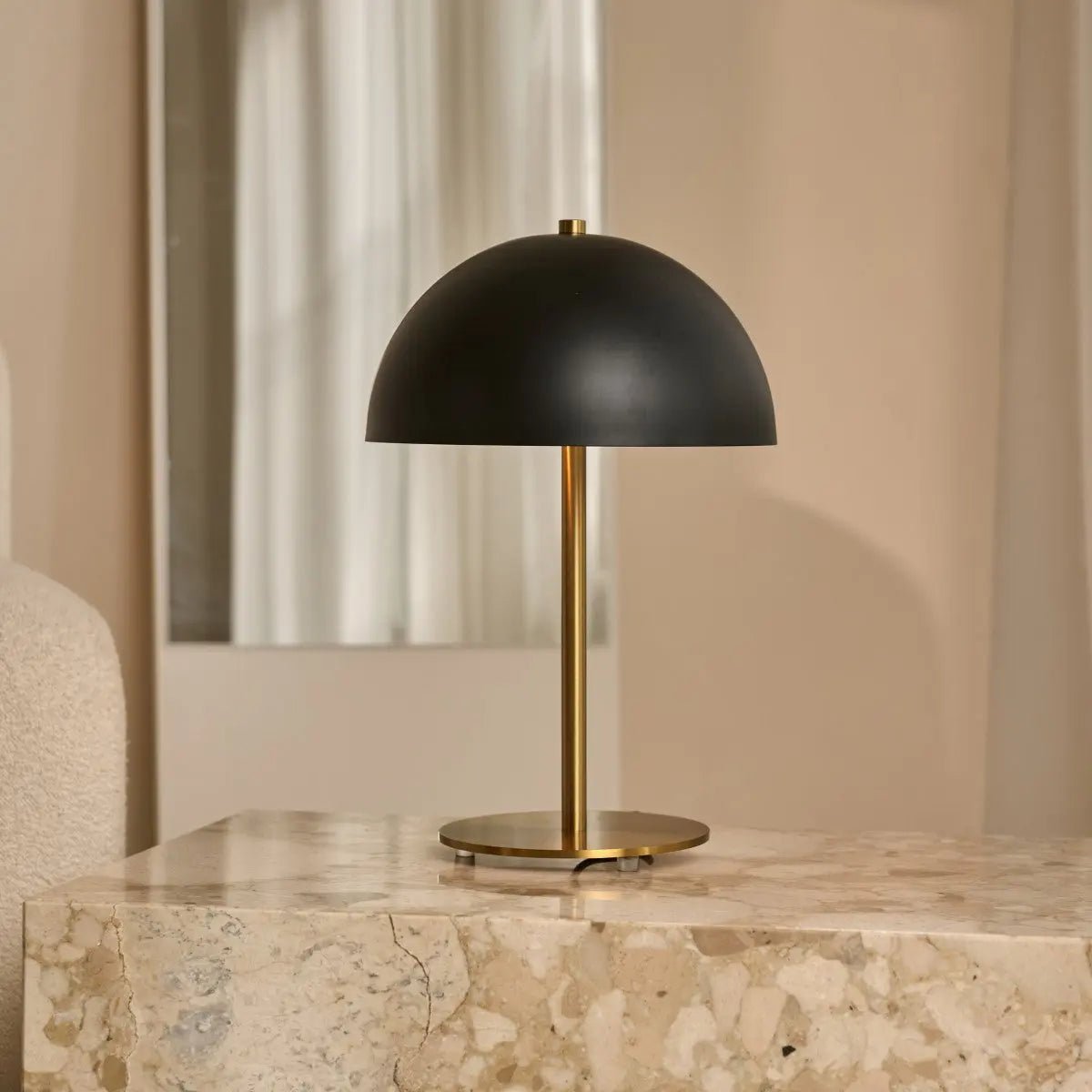 Lola Guld & Svart Bordslampa